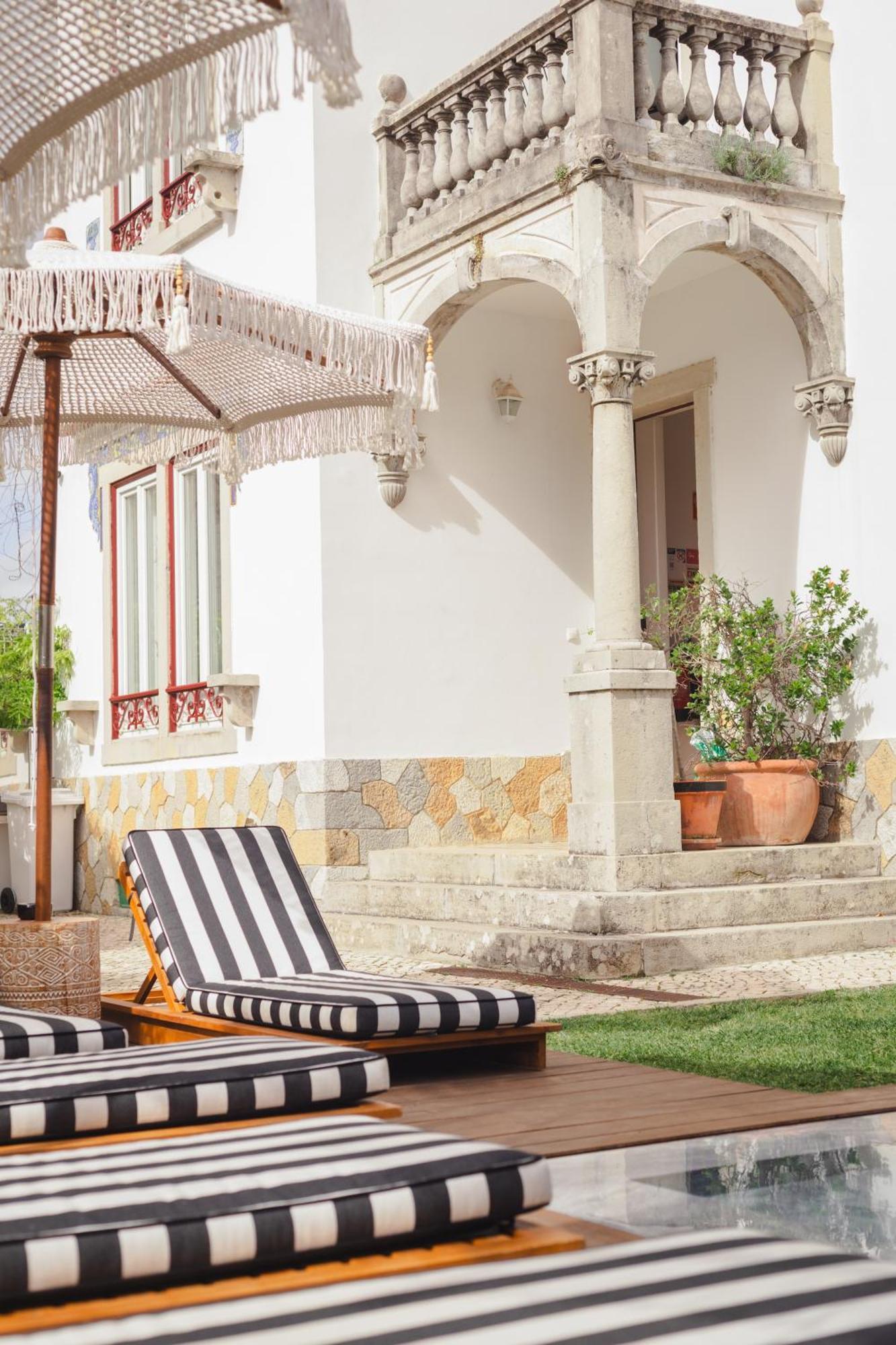 The Salty Pelican Beach Retreat إستوريل المظهر الخارجي الصورة